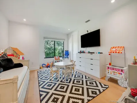 5980 SW 80th Street South Miami FL 33143