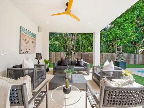 5980 SW 80th Street South Miami FL 33143