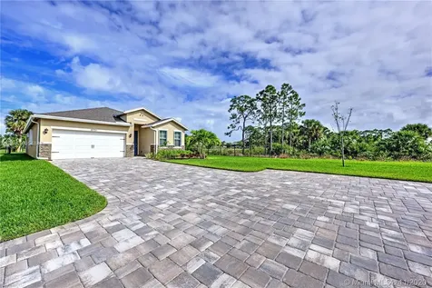 5731 SE Canyata Court Hobe Sound FL 33455
