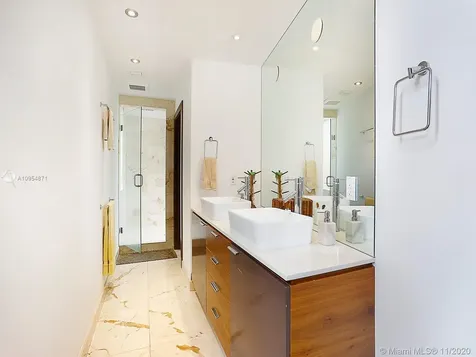 548 Fernwood Road Key Biscayne FL 33149