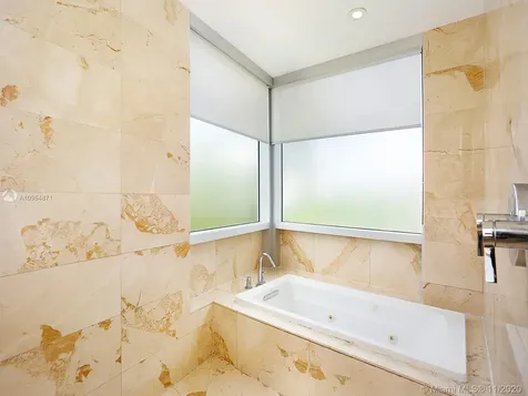 548 Fernwood Road Key Biscayne FL 33149