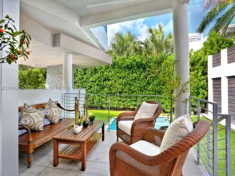 548 Fernwood Road Key Biscayne FL 33149