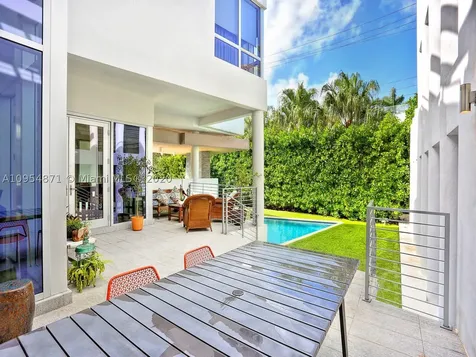 548 Fernwood Road Key Biscayne FL 33149