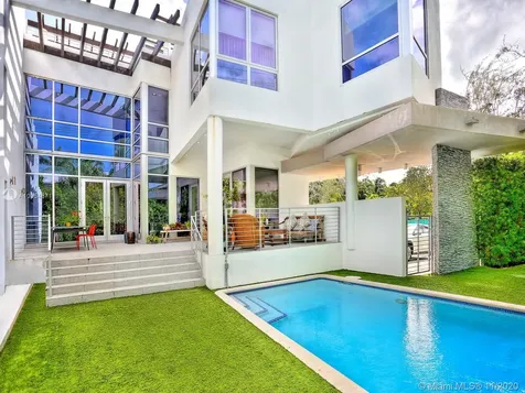 548 Fernwood Road Key Biscayne FL 33149