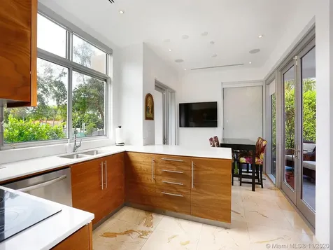548 Fernwood Road Key Biscayne FL 33149