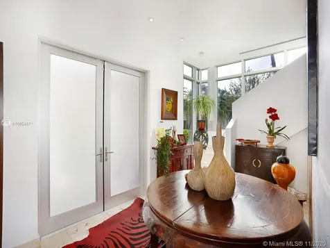 548 Fernwood Road Key Biscayne FL 33149
