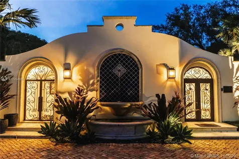 8105 SW 74th Street Miami FL 33143
