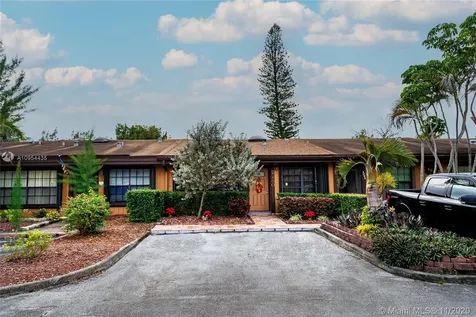 2280 Buttonwood Avenue Pembroke Pines FL 33026