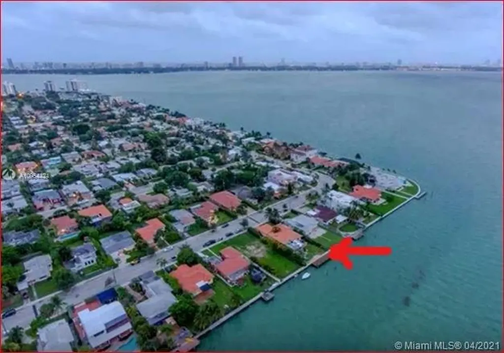 7516 W Treasure Drive North Bay Village FL 33141