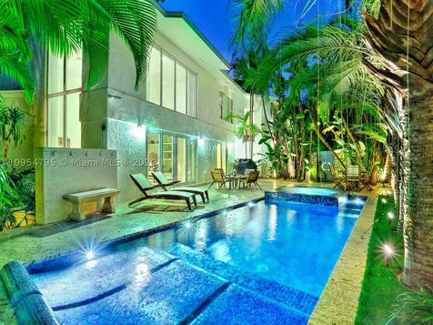 2989 Natoma Street Miami FL 33133