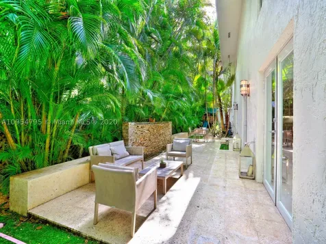 2989 Natoma Street Miami FL 33133