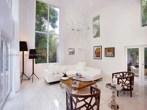 2989 Natoma Street Miami FL 33133