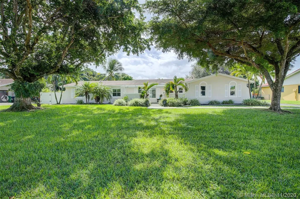 8944 SW 177th Terrace Palmetto Bay FL 33157