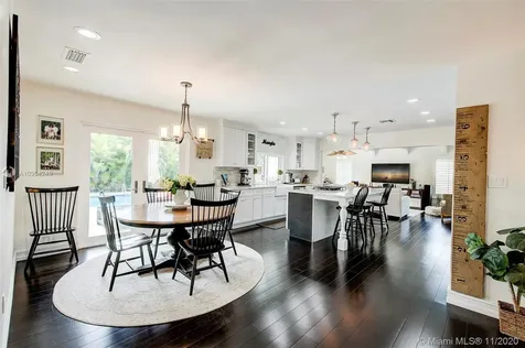 8944 SW 177th Terrace Palmetto Bay FL 33157