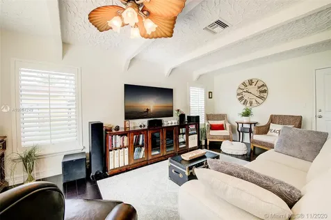 8944 SW 177th Terrace Palmetto Bay FL 33157