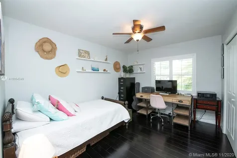 8944 SW 177th Terrace Palmetto Bay FL 33157