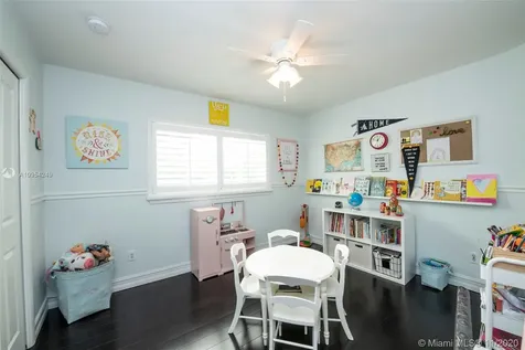 8944 SW 177th Terrace Palmetto Bay FL 33157