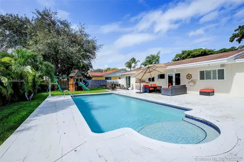 8944 SW 177th Terrace Palmetto Bay FL 33157