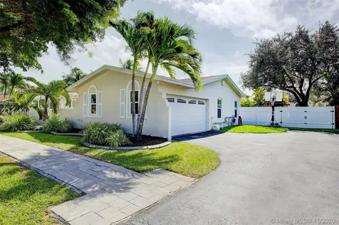 8944 SW 177th Terrace Palmetto Bay FL 33157