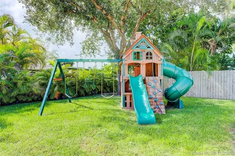 8944 SW 177th Terrace Palmetto Bay FL 33157