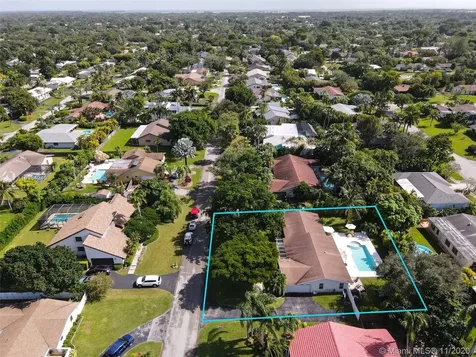 8944 SW 177th Terrace Palmetto Bay FL 33157