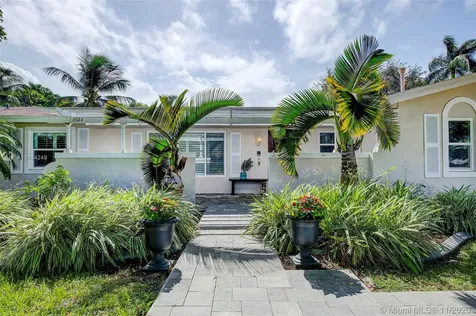 8944 SW 177th Terrace Palmetto Bay FL 33157