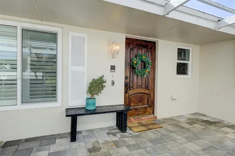 8944 SW 177th Terrace Palmetto Bay FL 33157