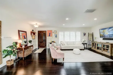 8944 SW 177th Terrace Palmetto Bay FL 33157