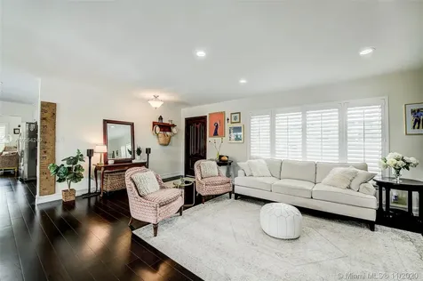 8944 SW 177th Terrace Palmetto Bay FL 33157