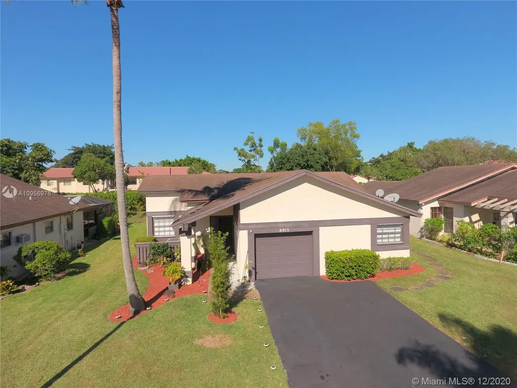 8915 Old Pine Road Boca Raton FL 33433