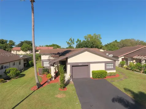 8915 Old Pine Road Boca Raton FL 33433