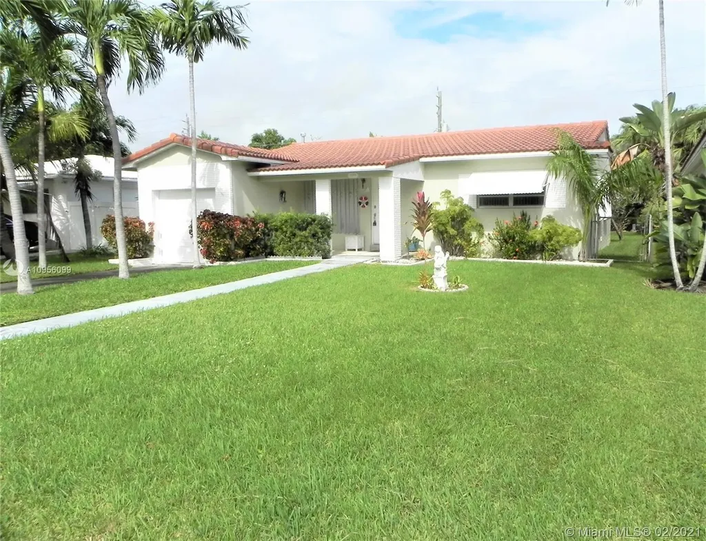 1135 Lincoln Street Hollywood FL 33019