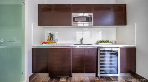 3737 Collins Avenue Miami Beach FL 33140