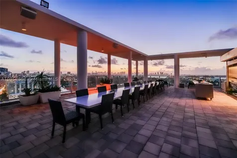 3737 Collins Avenue Miami Beach FL 33140