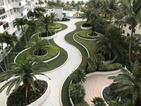 100 Lincoln Road Miami Beach FL 33139