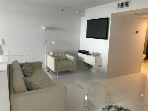 100 Lincoln Road Miami Beach FL 33139