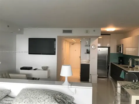 100 Lincoln Road Miami Beach FL 33139