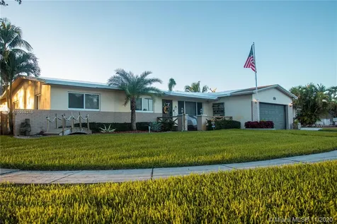 2210 NW 84th Terrace Pembroke Pines FL 33024