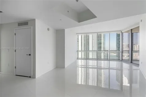 851 NE 1st Avenue Miami FL 33132