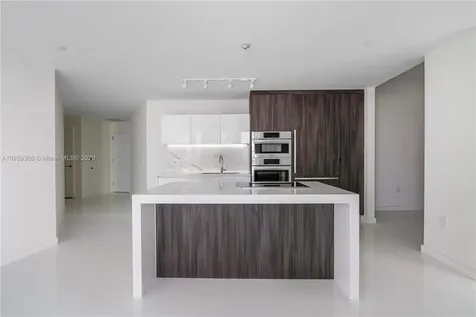851 NE 1st Avenue Miami FL 33132