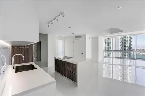 851 NE 1st Avenue Miami FL 33132