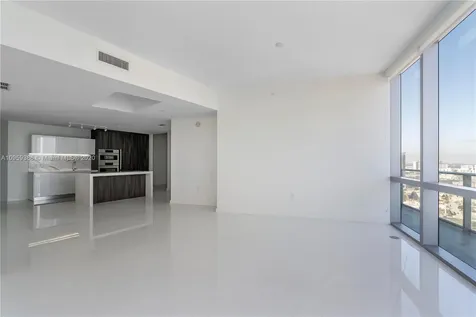 851 NE 1st Avenue Miami FL 33132