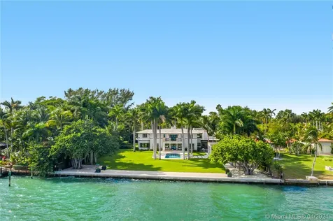 5811 N Bayshore Drive Miami FL 33137