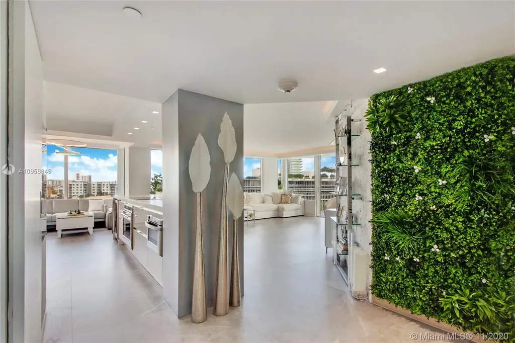 400 S Pointe Drive Miami Beach FL 33139