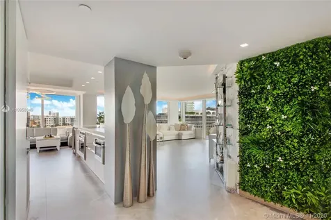 400 S Pointe Drive Miami Beach FL 33139