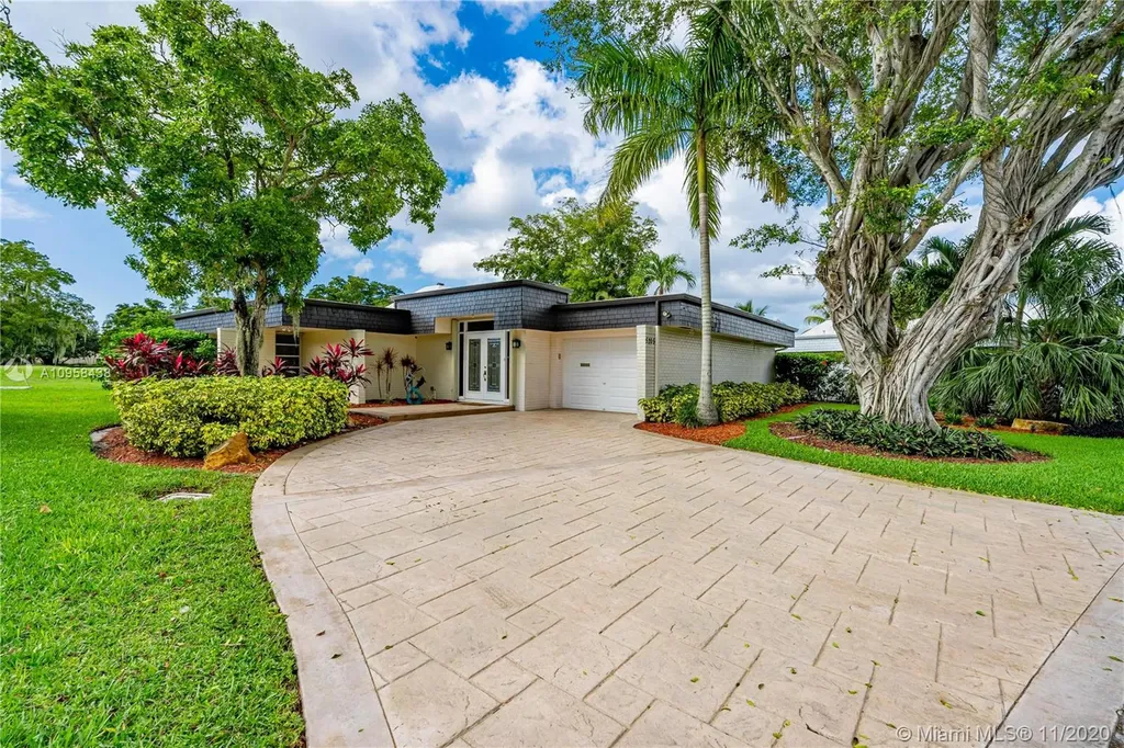 5205 Banyan Lane Tamarac FL 33319