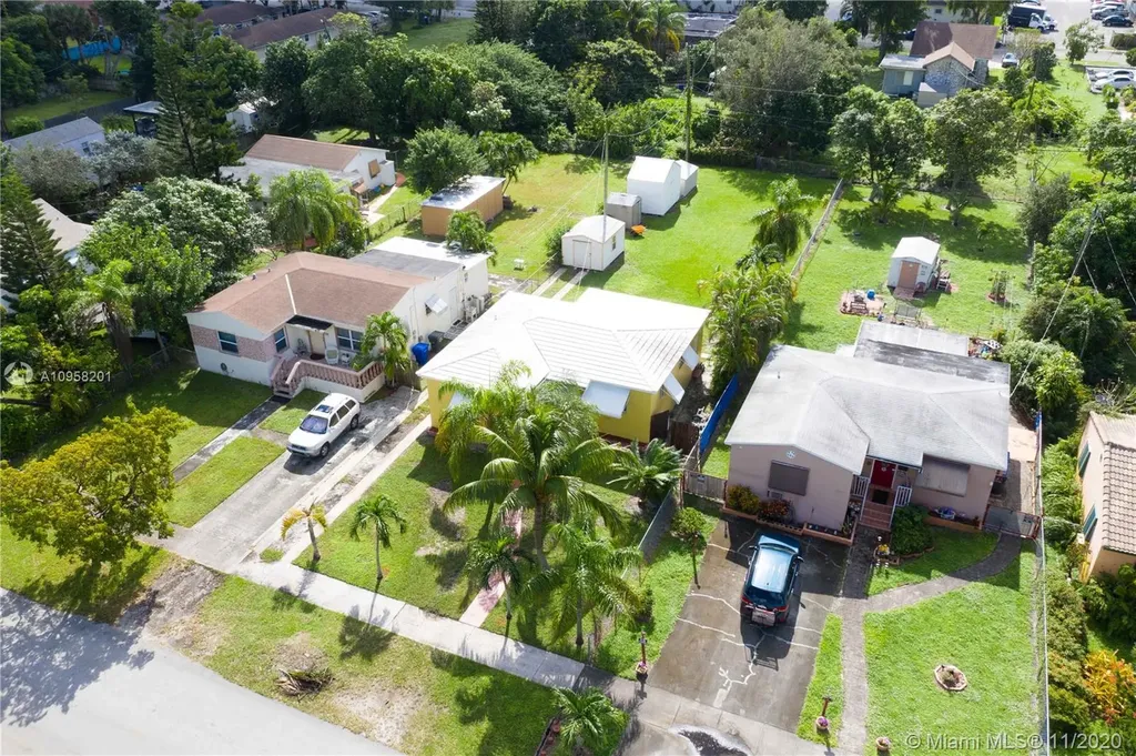 2466 Fillmore Street Hollywood FL 33020