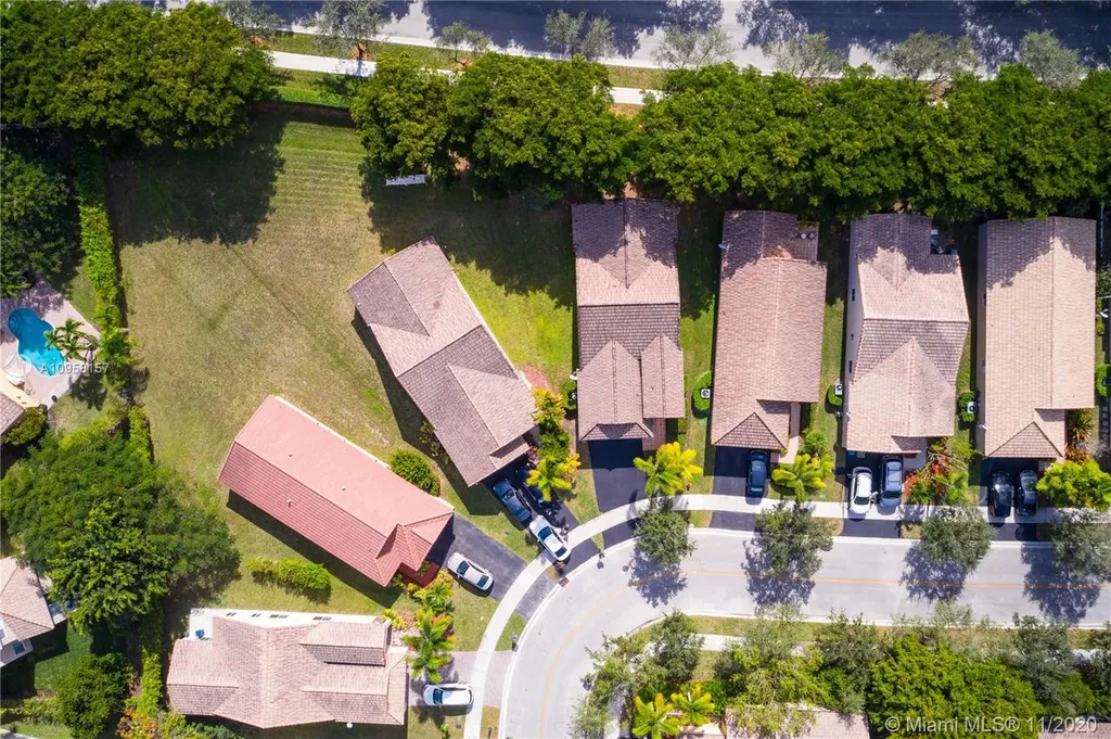 1139 Alexander Bend Weston FL 33327