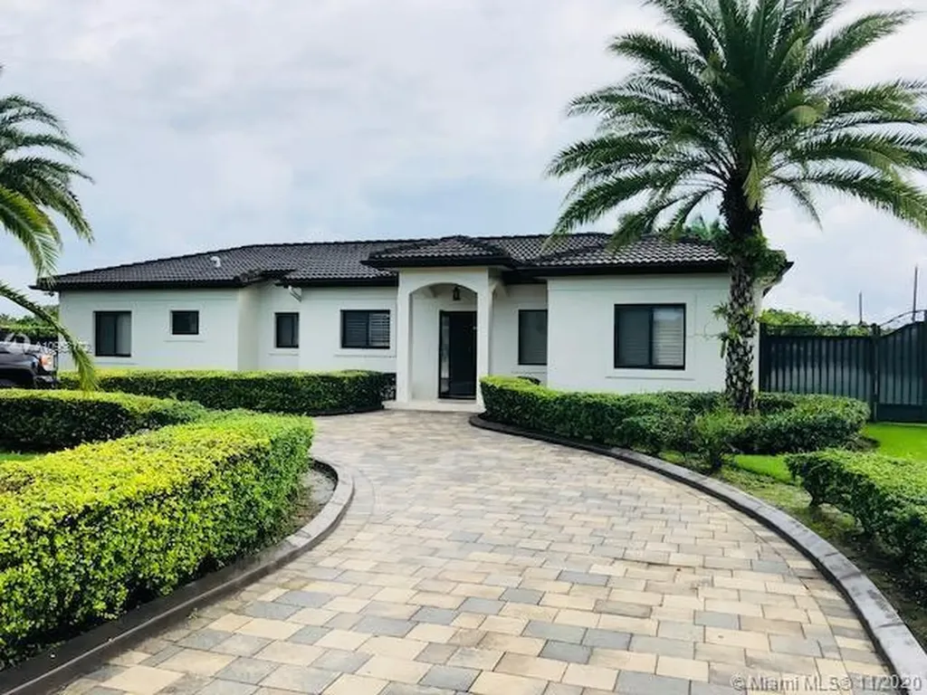 24425 SW 214th Place Homestead FL 33031