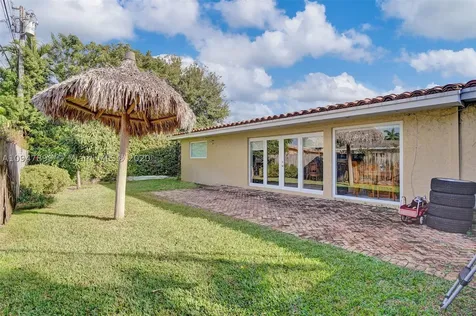 19340 NE 18th Place Miami FL 33179